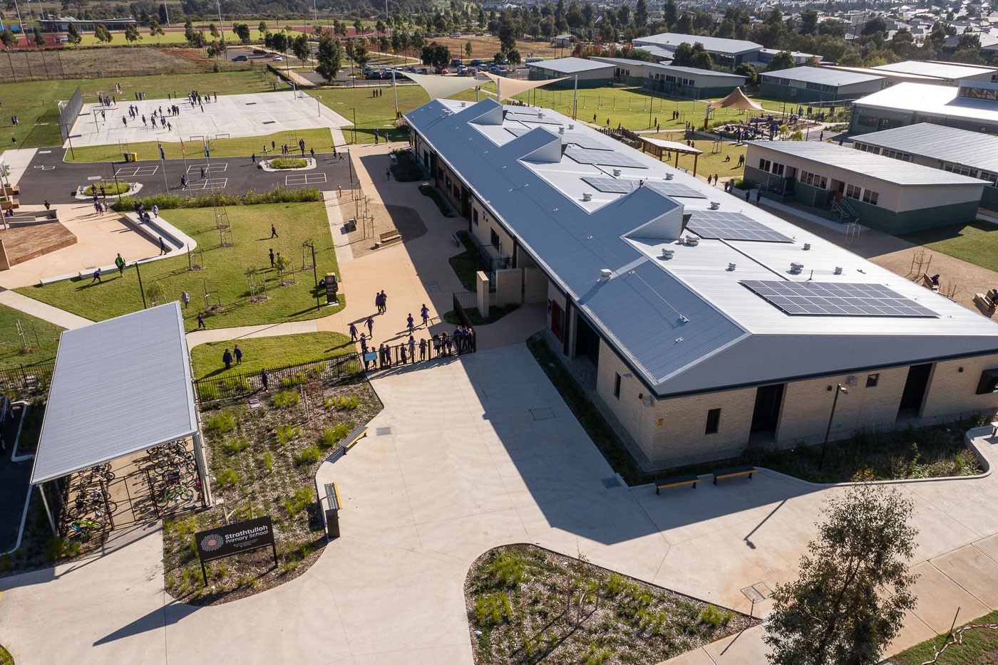 Strathtulloh Primary School - new school, photograph of aerial view of learning hub