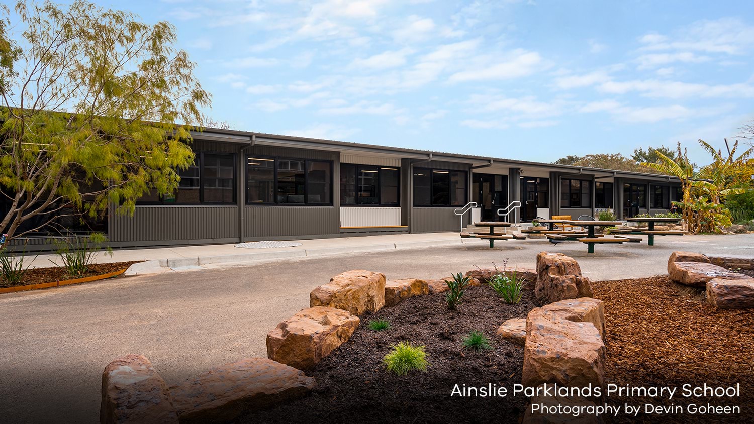 Photography of a new architect-designed modular building to Ainslie Parklands Primary School to replace Block A