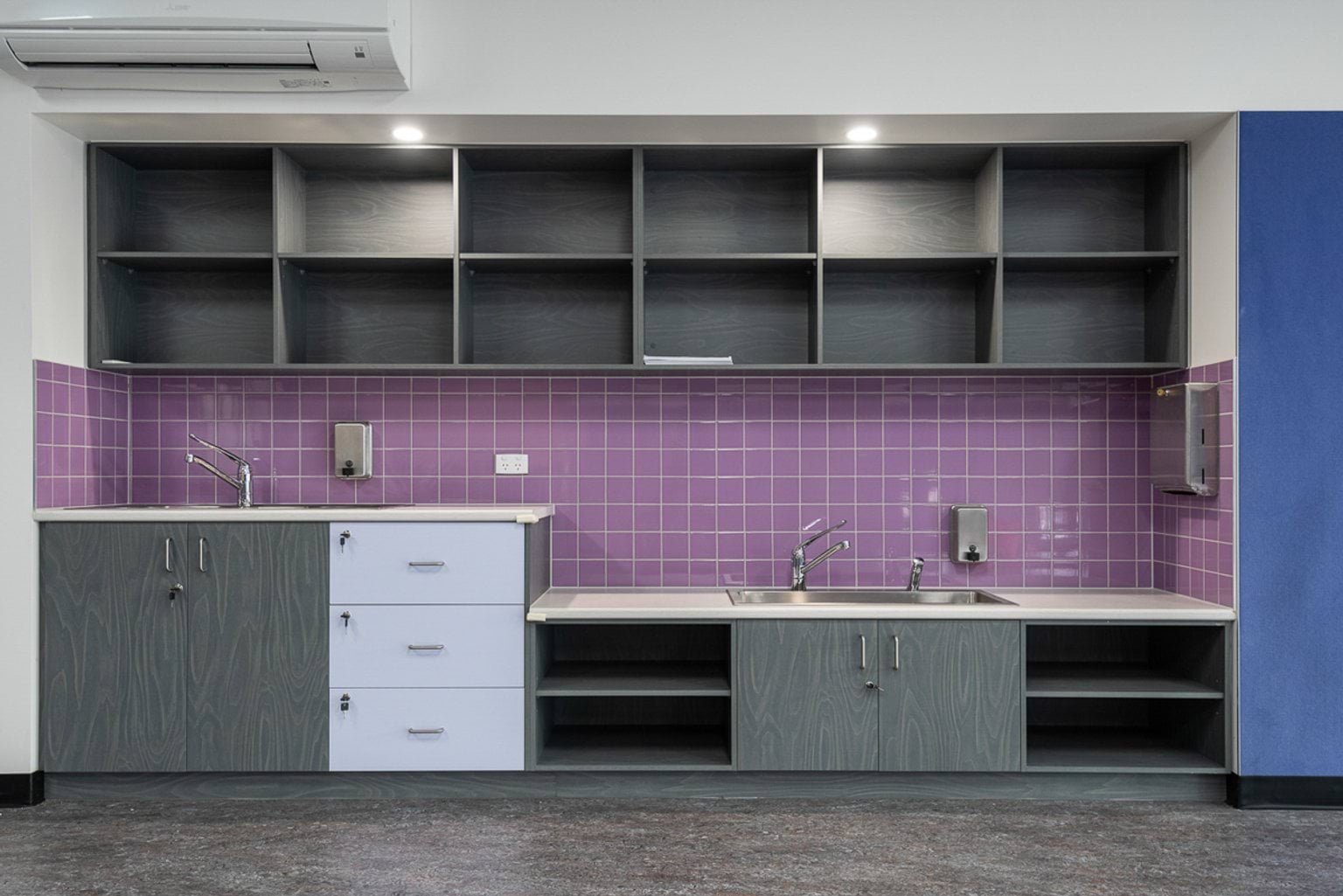 Photograph of Ardeer Kindergarten bathroom