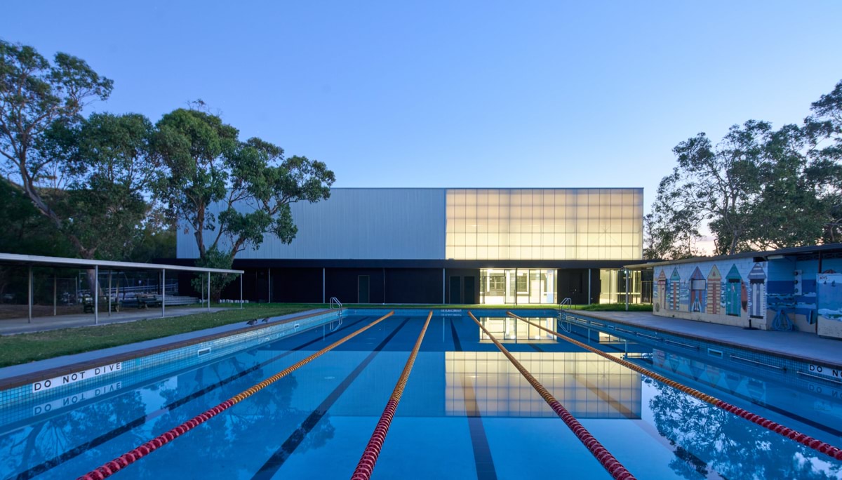 Photo of the outdoor swimming pool