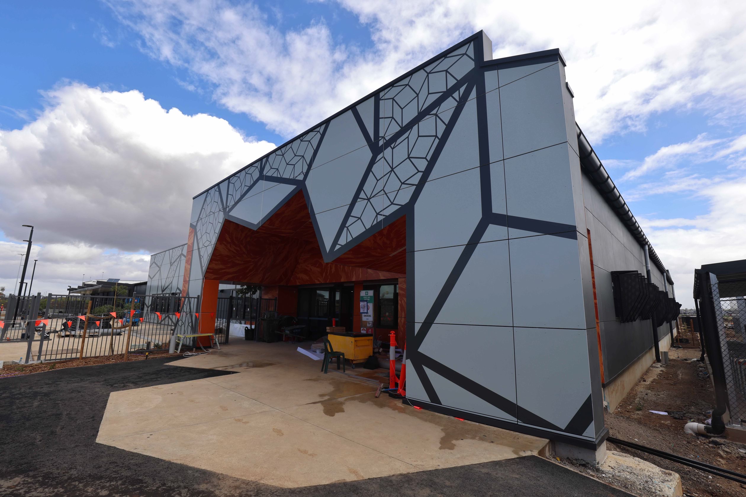 Warringa Park School - Polly Parade campus construction, photograph of exterior of learning hub