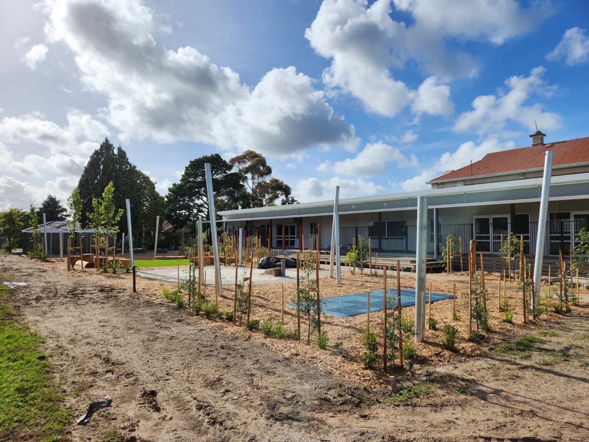 Essendon Kindergarten - Kindergarten on a School Site, photograph of landscaping and outdoor play space