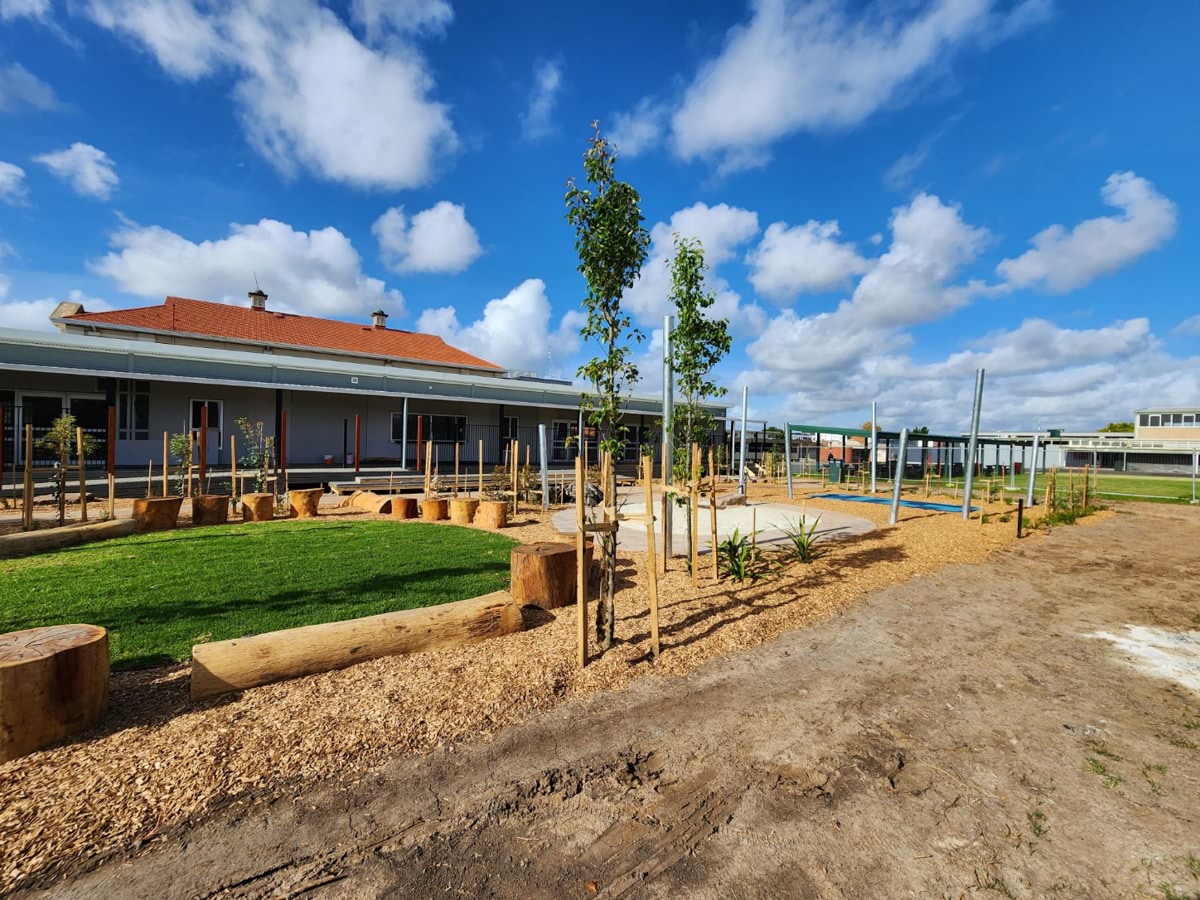 Essendon Kindergarten - Kindergarten on a School Site, photograph of landscaping and outdoor play space