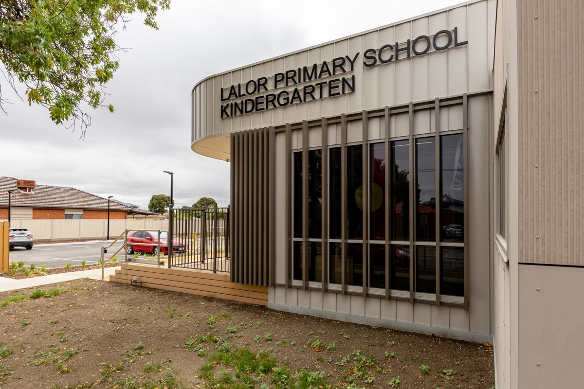 Lalor Primary School Kindergarten - photo of the entrance showing the school's name