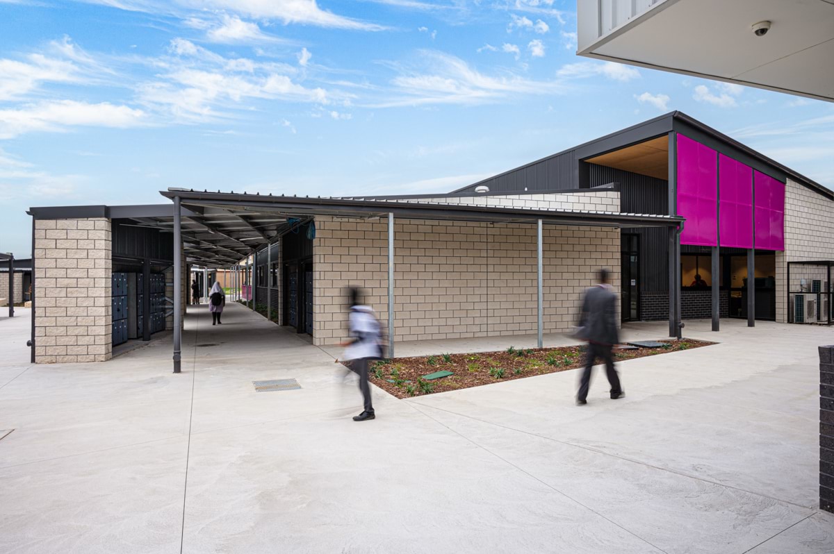 Lyndale Secondary College - photo of the courtyard between school buildings