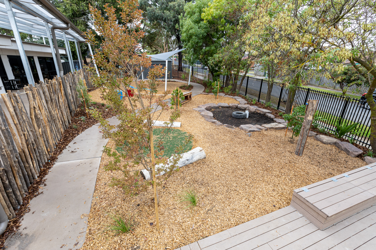 Reservoir East Family Centre - photo of a landscaped outdoor play space