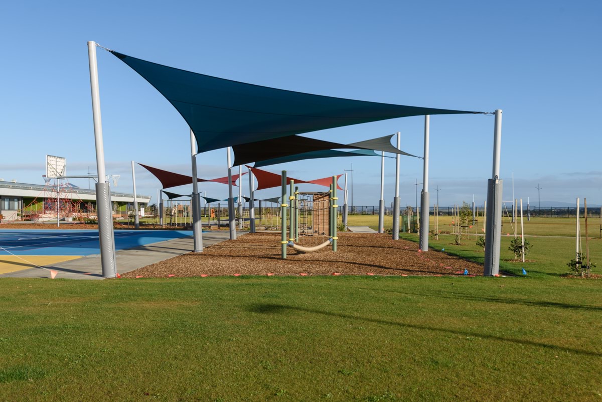 Donnybrook Primary School - new school, Completed school - outdoor play