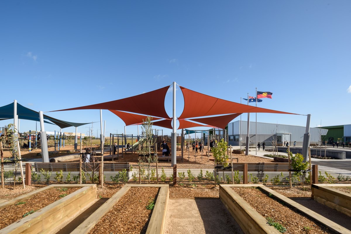 Donnybrook Primary School - new school, Completed school - outdoor play